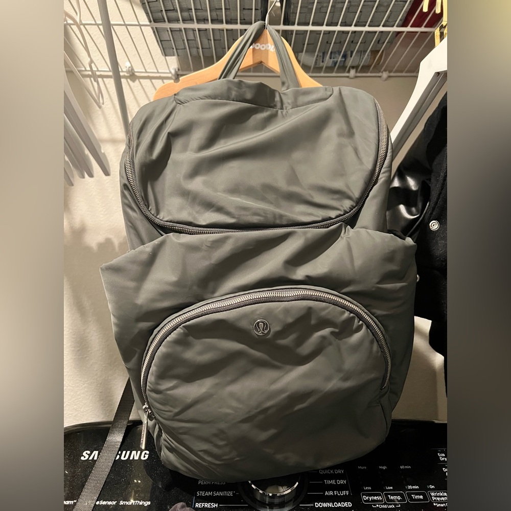 lululemon athletica new parent backpack - Picture 2 of 3